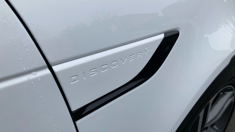 Land Rover Discovery 3.0 D300 Dynamic HSE 5dr Auto Diesel Station Wagon